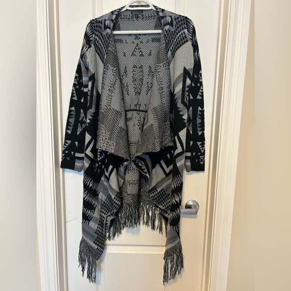 Sweaters - Black and Gray Patterned Women's Sweater